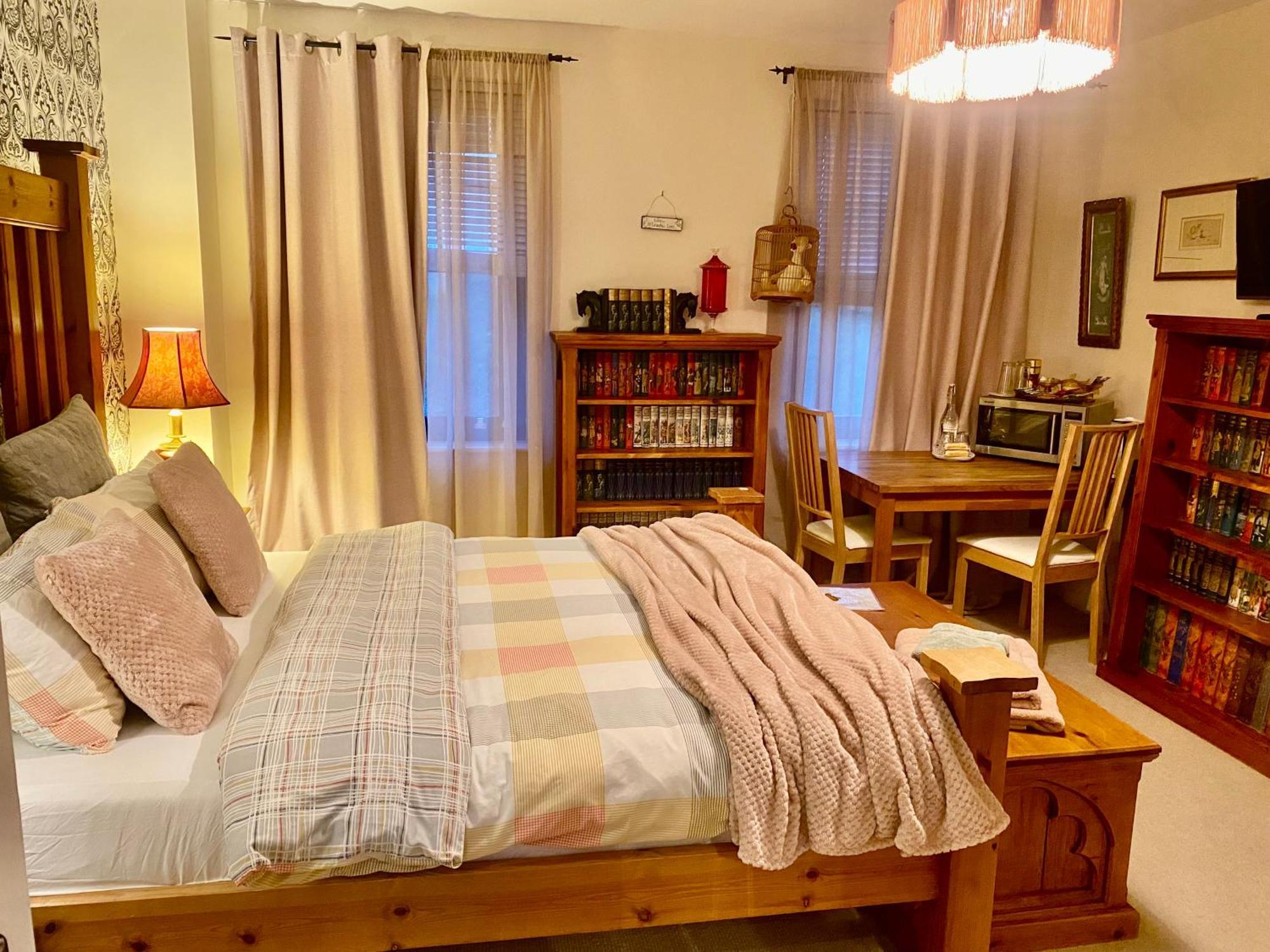 Upton Country Park Guest House ノーザンプトン エクステリア 写真