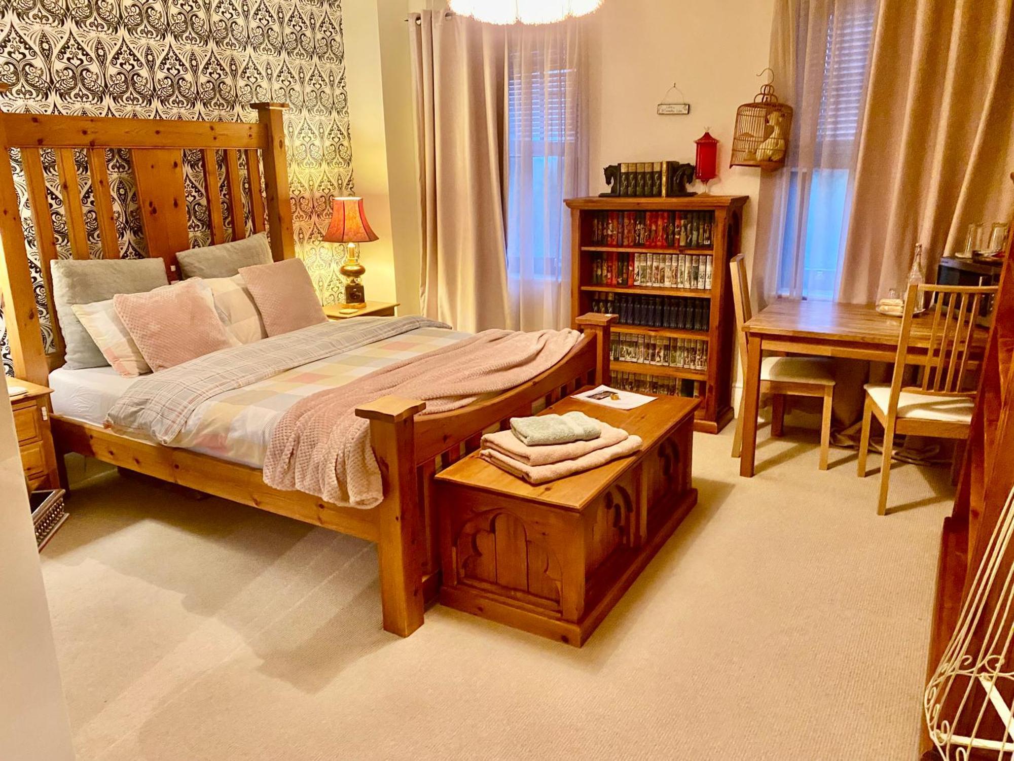 Upton Country Park Guest House ノーザンプトン エクステリア 写真