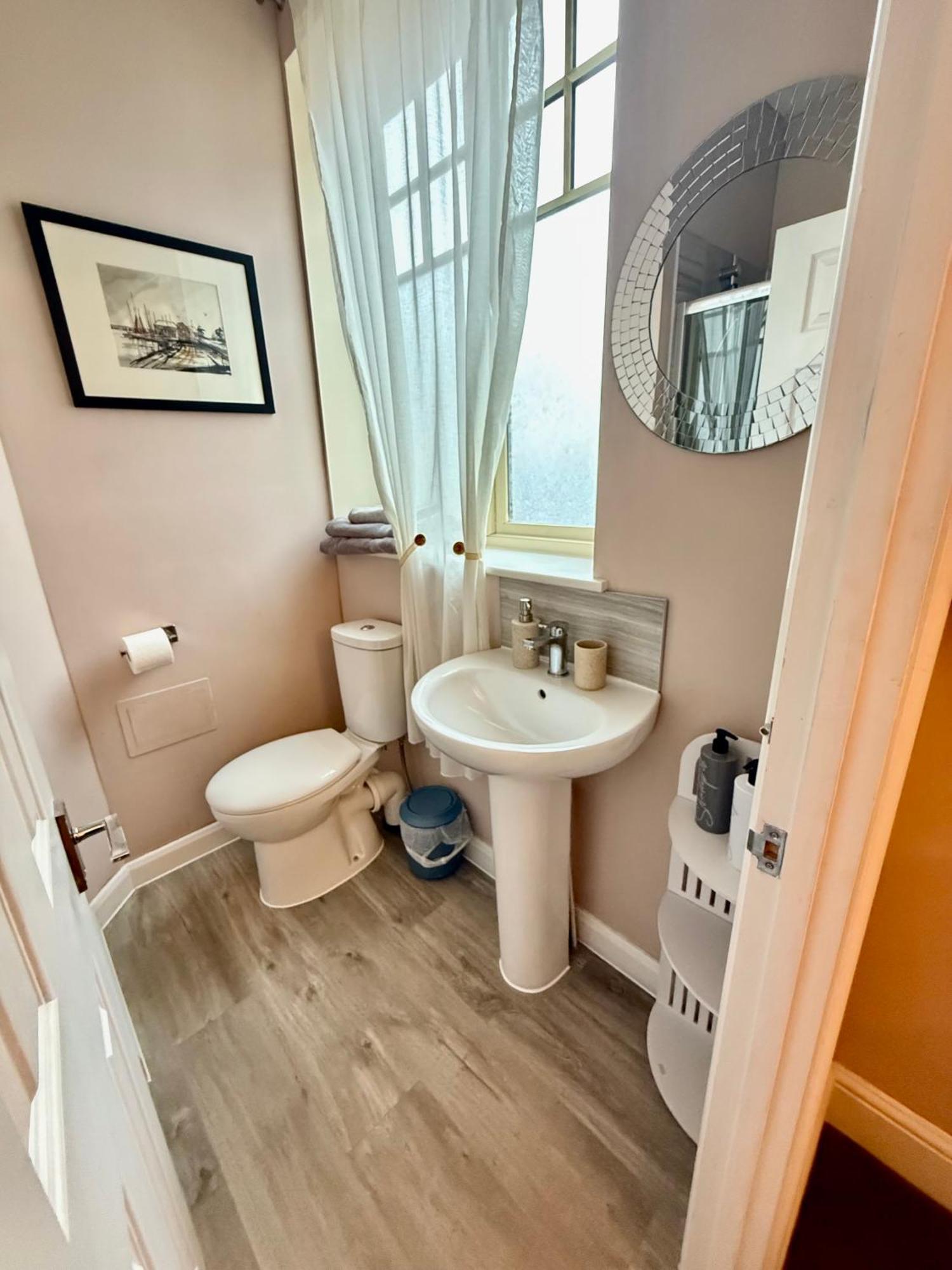 Upton Country Park Guest House ノーザンプトン エクステリア 写真